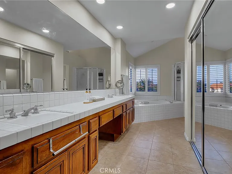 39990 Gibraltar Dr — Photo 52