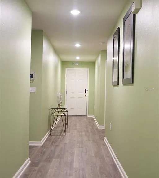 326 Medina Ct — Photo 2