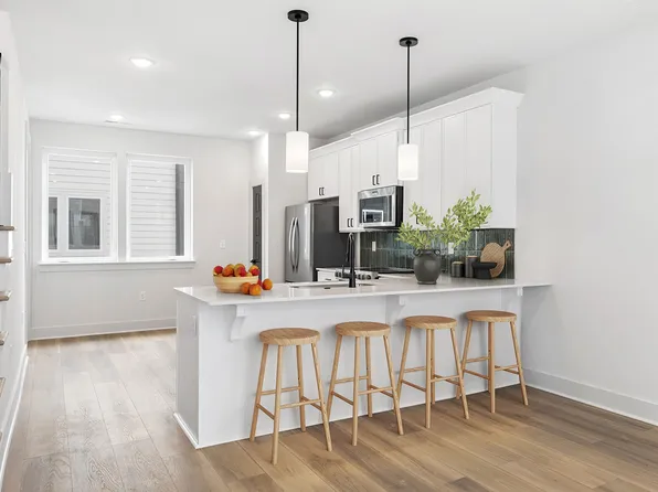 303 Normans Ct, Nashville, TN 37216