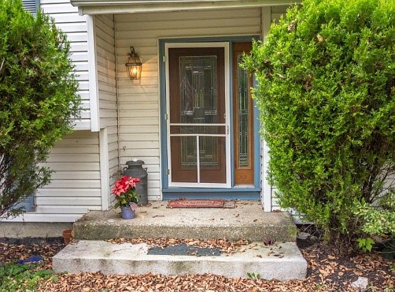 4th image of 310 Sycamore Dr