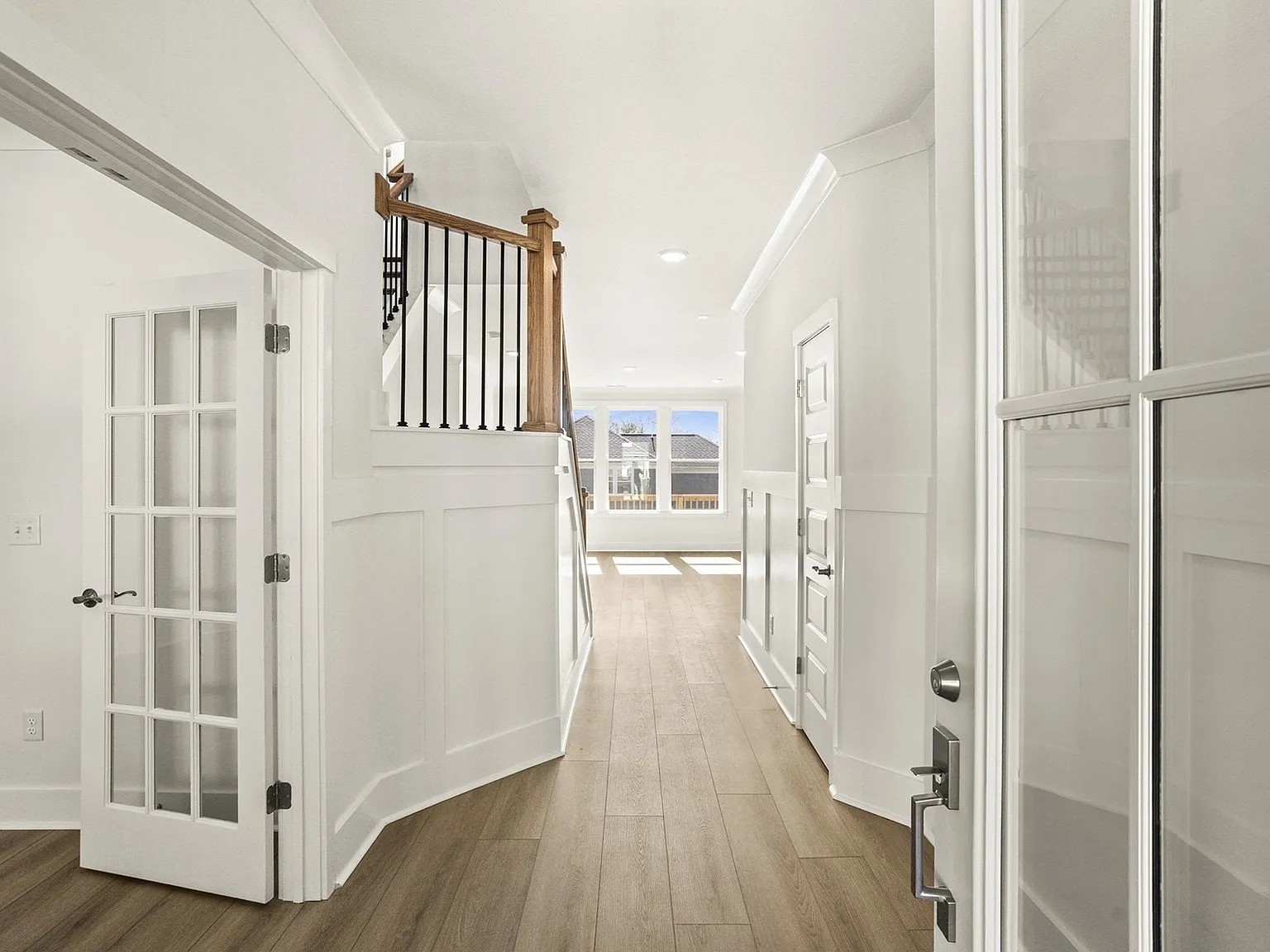 5 bed, 3.5 bath, 3904 sqft, $4,000 — Photo 3