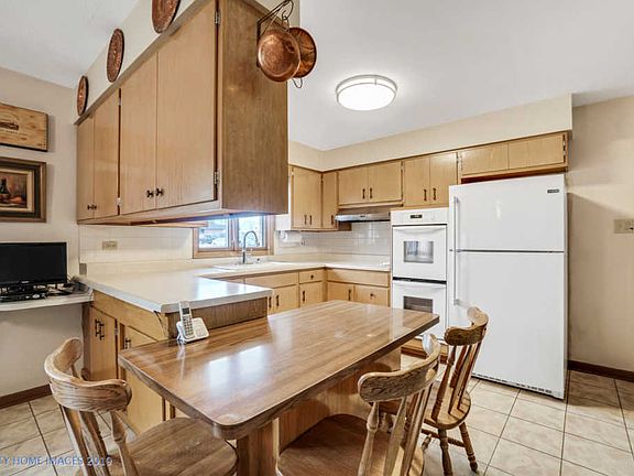 4th image of 2323 Wallace St