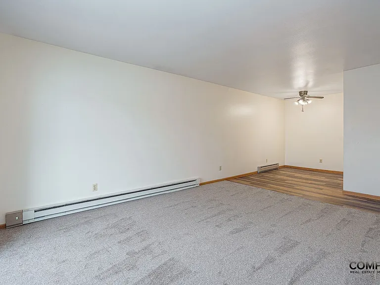 Half Moon Lake Apartments — Photo 31