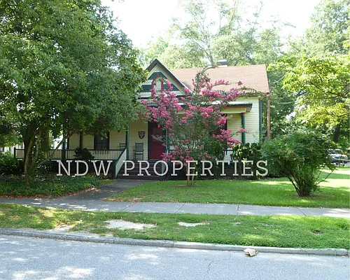 105 Whitehead Ave NE Photo 1