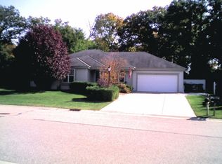 2536 Brittany Ln, East Troy, WI 53120