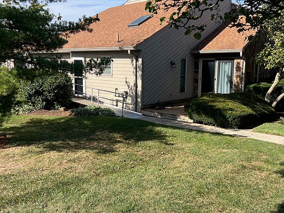 2nd image of 4906 Columbia Cir
