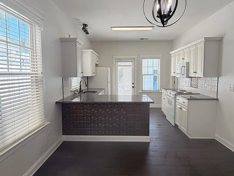 11341 Charlotte View Dr — Photo 5