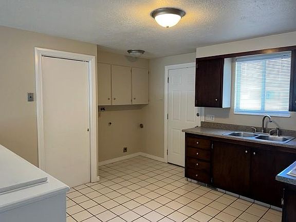 4th image of 3037 S Connor St