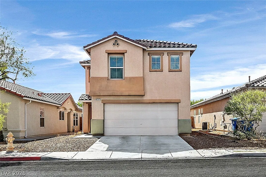 3 bed, 2.5 bath, 1674 sqft, $1,995 — Photo 2