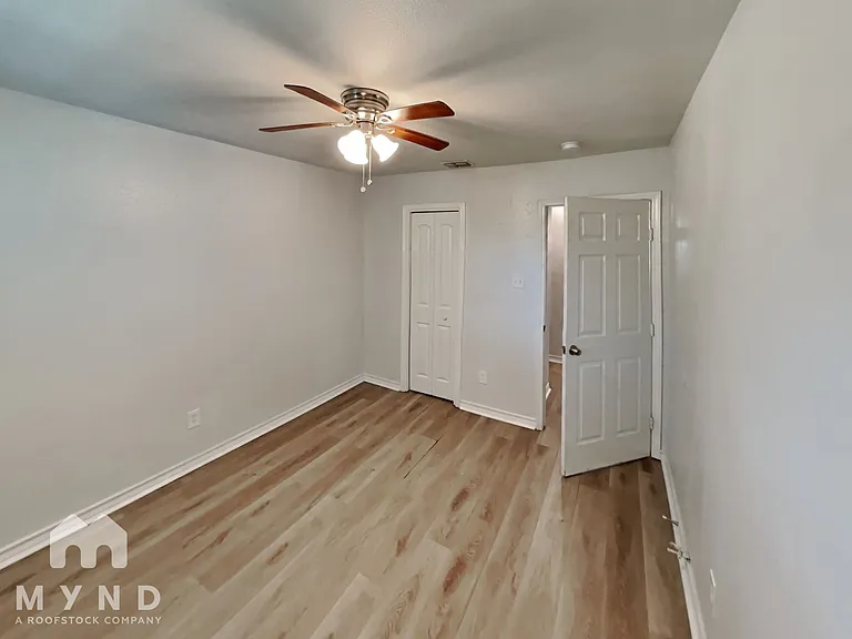 1721 Whiting Dr — Photo 11