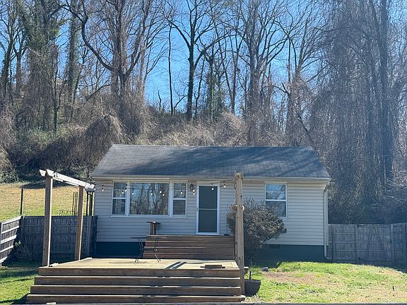 2nd image of 698 Gertrude Ave