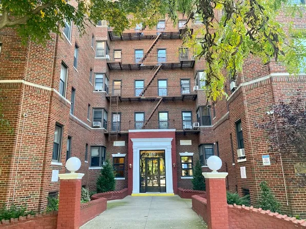 1171 Ocean Parkway image 1 of 10