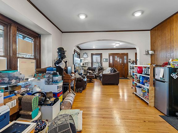 5th image of 709 10th St NE