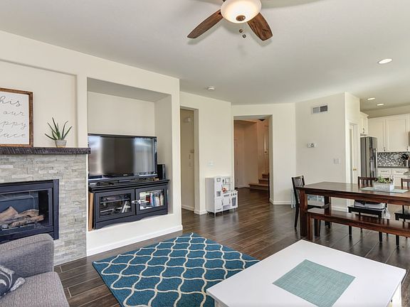 2nd image of 361 Anjou Cir