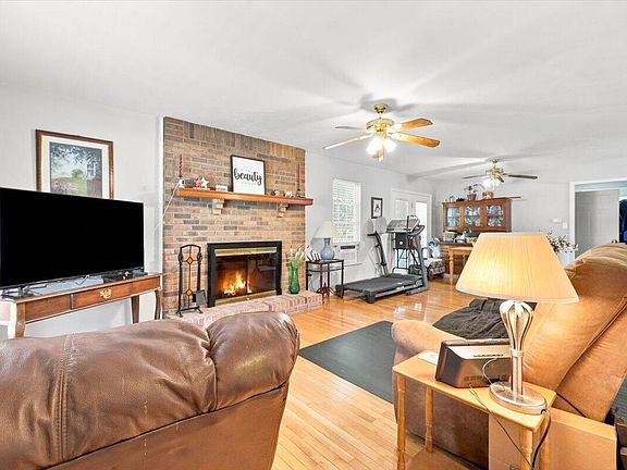 4th image of 3308 Willis St
