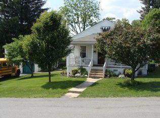 111 Sanger St, Oak Hill, WV 25901