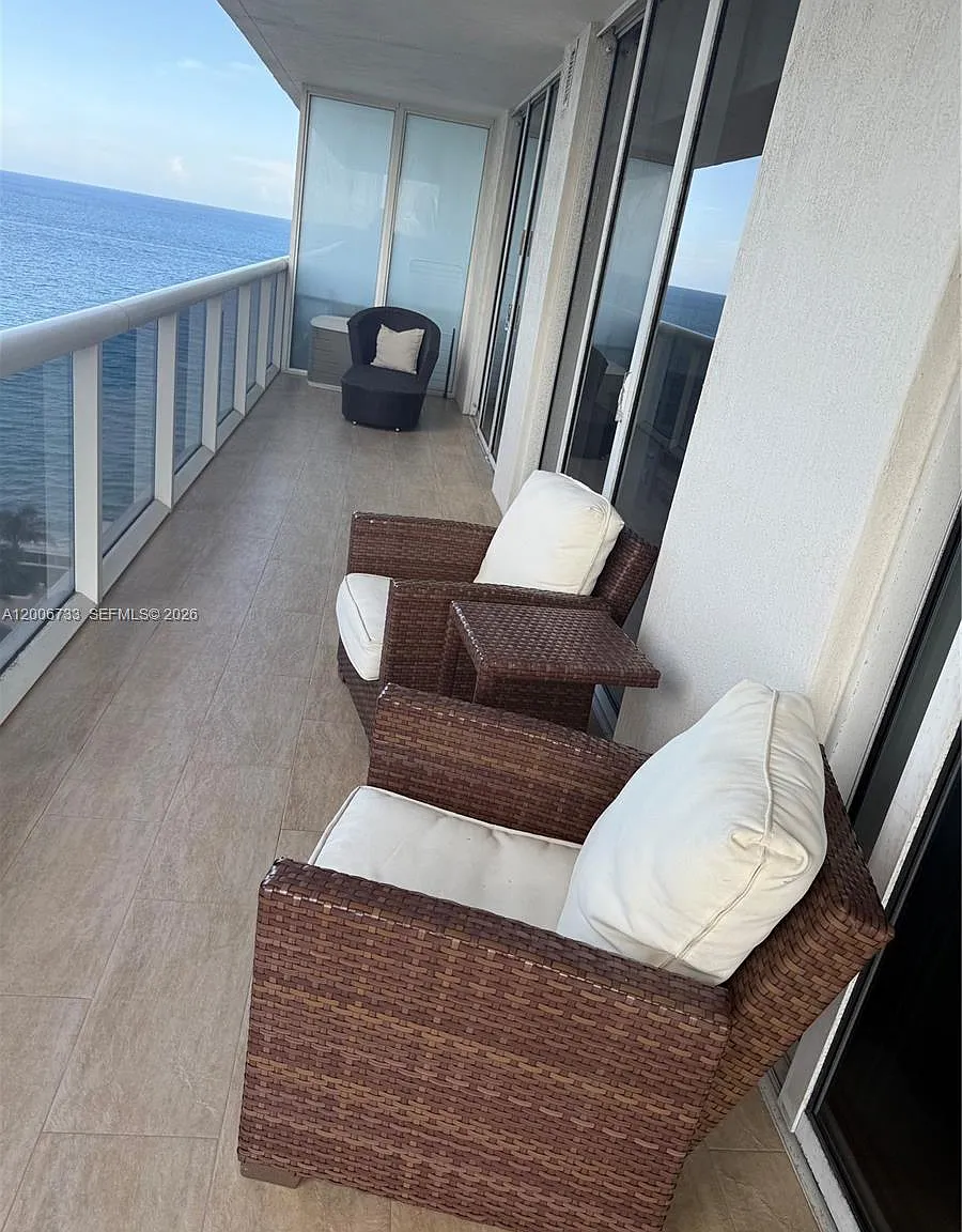 Beach Club Two — Photo 2
