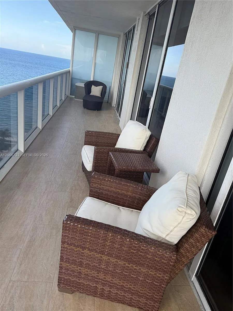 Building Photo - 1830 S Ocean Dr #1708