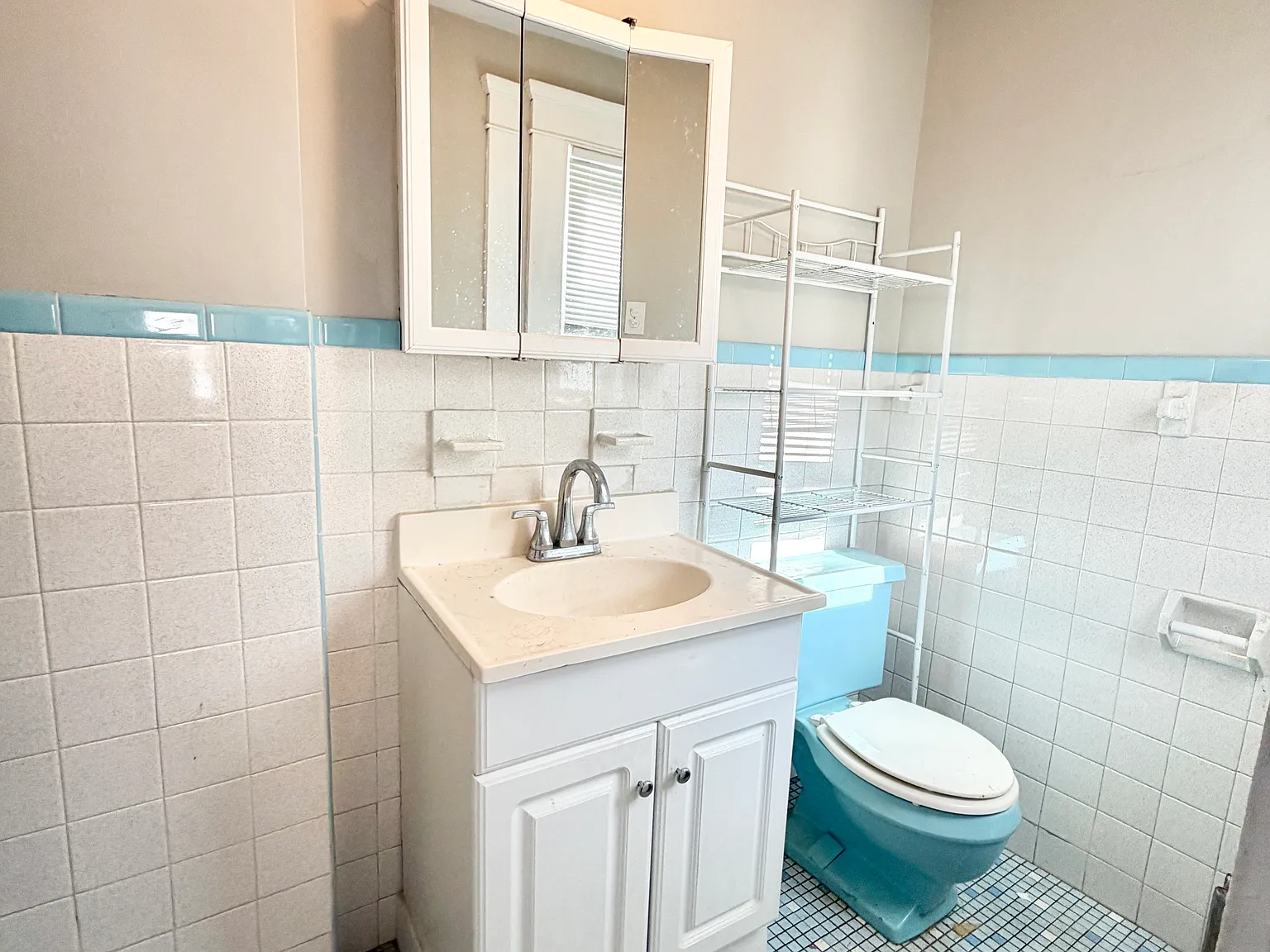 2 bed, 1000 sqft, $1,700 — Photo 4