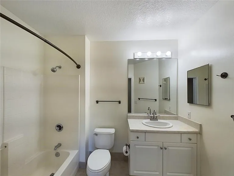 5020 Fairways Cir #J205 — Photo 21