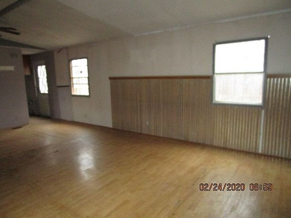 2nd image of 622 Pinewood Ln