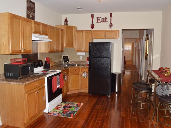 3rd image of 3319 Short St