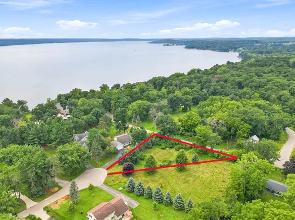 L33 Camelot Trce, Green Lake, WI 54941