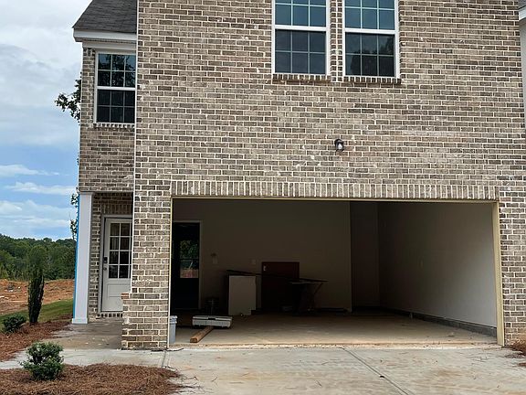 5th image of 97 Cedar Ln