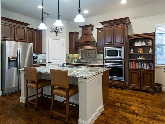 5th image of 8637 Gracewood Dr