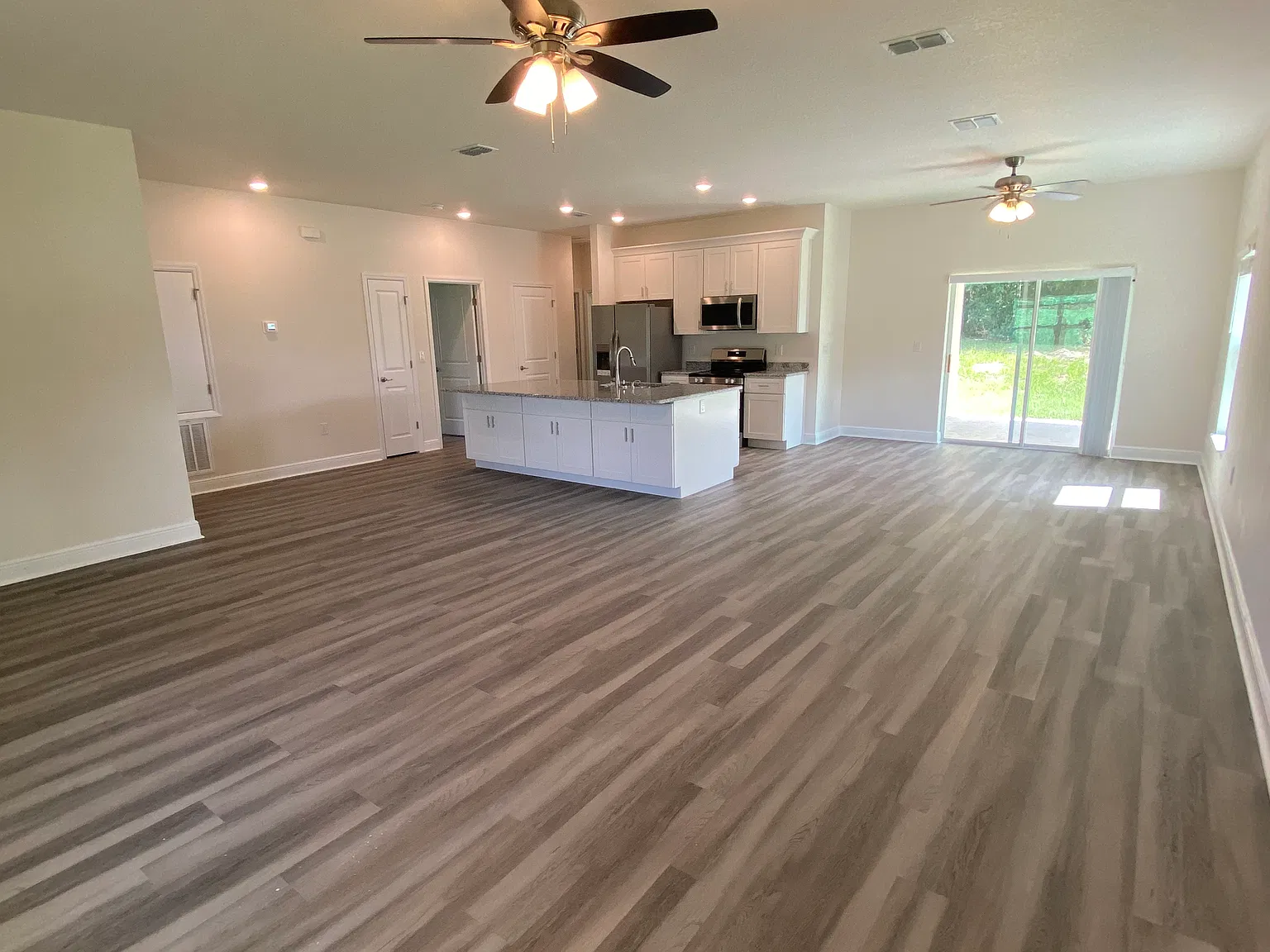 3 bed, 1561 sqft, $1,800 — Photo 3