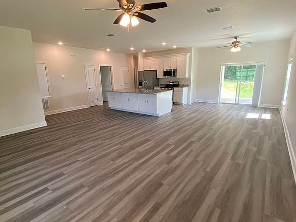3rd image of 44 W Lynnhaven Pl