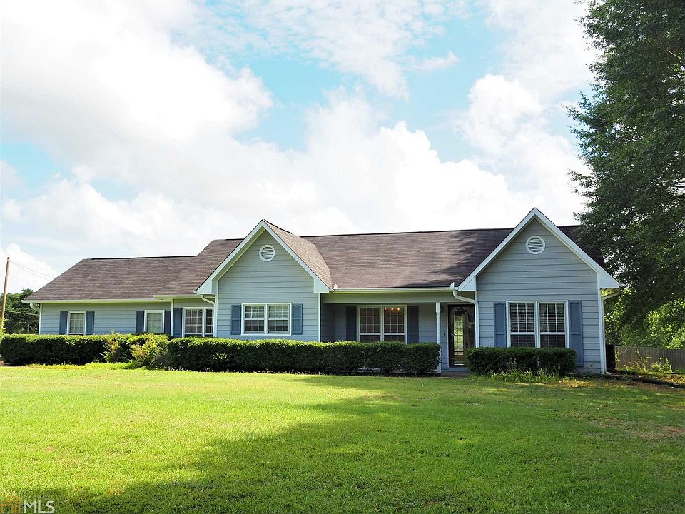 2nd image of 118 Hawthorne Cir