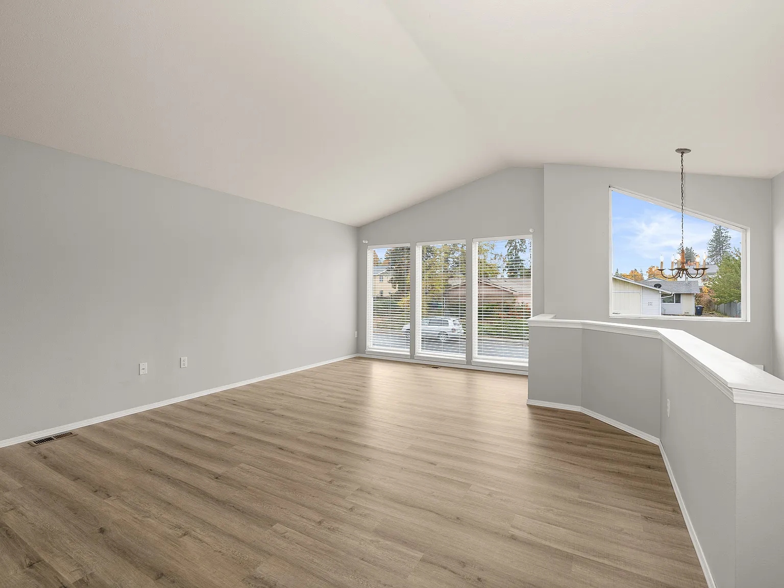 3139 E 31st Ave — Photo 3
