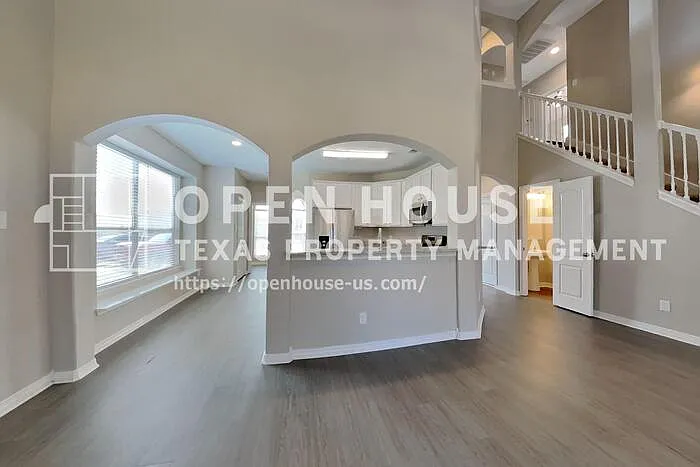 8000 N Tarrytown Crossing Dr — Photo 3