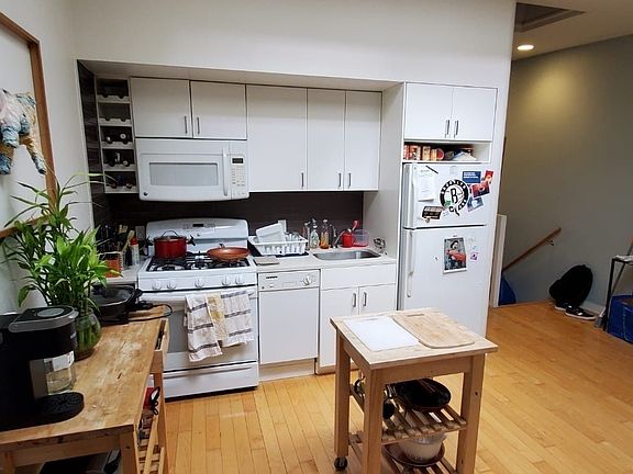 2nd image of 250 13th St #3