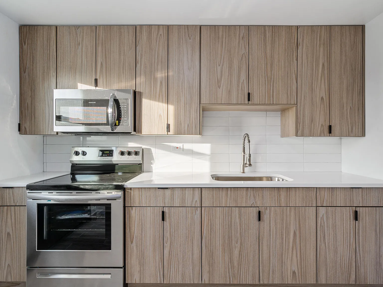 7520 N. Ridge Blvd — Photo 3