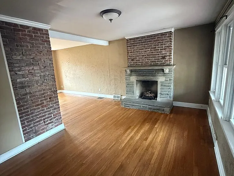 89 Haberman Ave — Photo 2