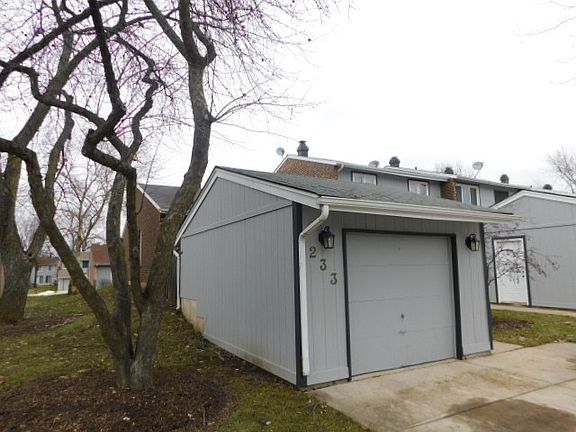 2nd image of 233 Applewood Ln
