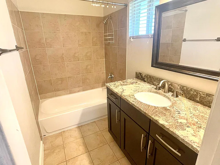 6416 Orleans Ave — Photo 8