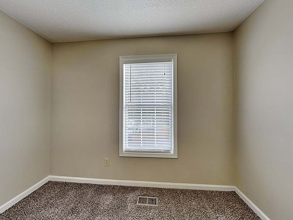 4th image of 110 Auburn Park