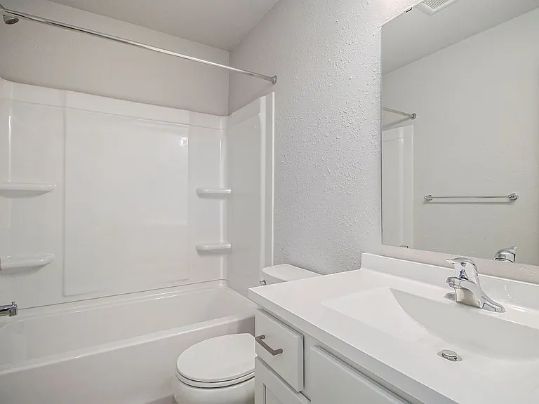 1221 Baker St — Photo 16