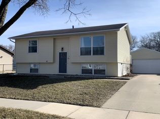 958 17 1/2 St SE, Rochester, MN 55904