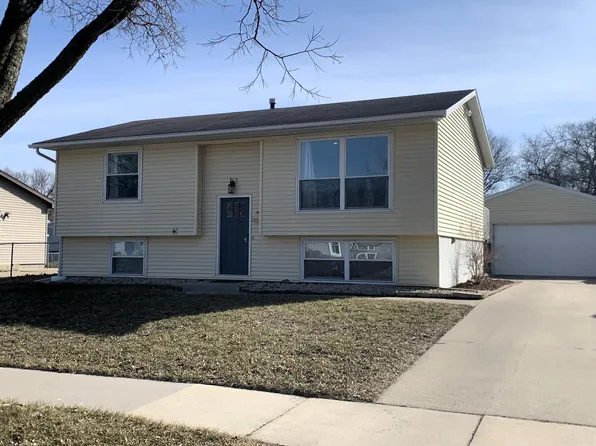 958 17 1/2 St SE, Rochester, MN 55904