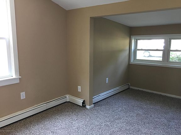 4th image of 336 Elizabeth Ave
