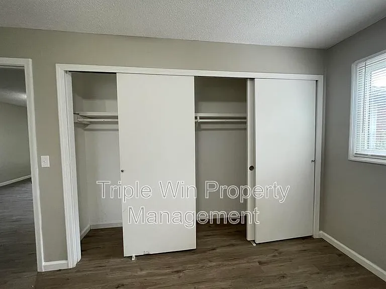 3125 Saint Catherine St — Photo 21