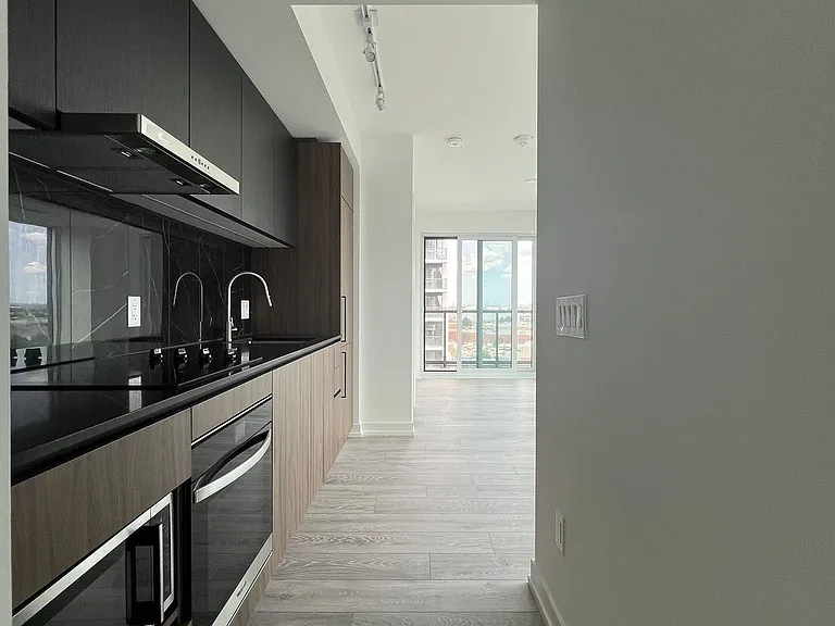 1100 Sheppard Ave W #807 — Photo 7