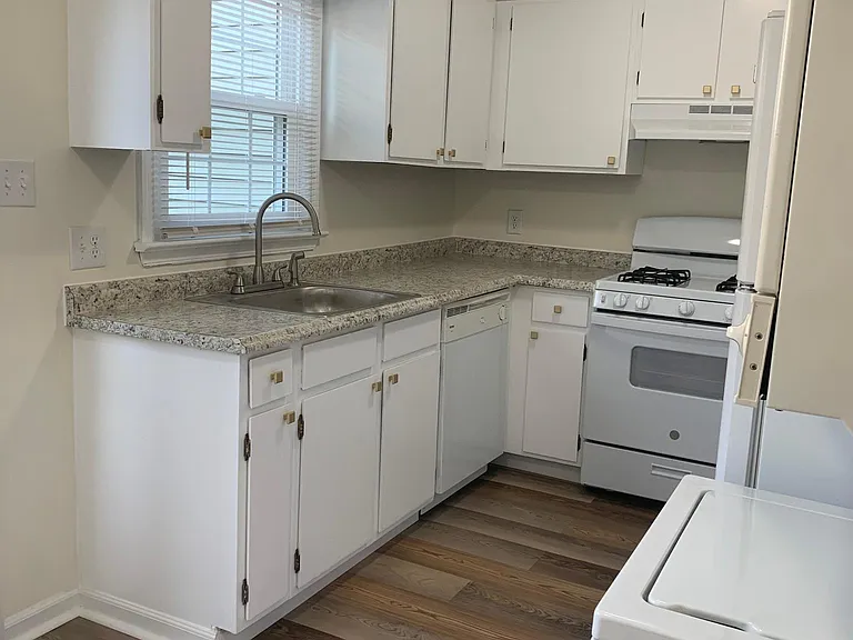 3501 Fort Ave #2 — Photo 7