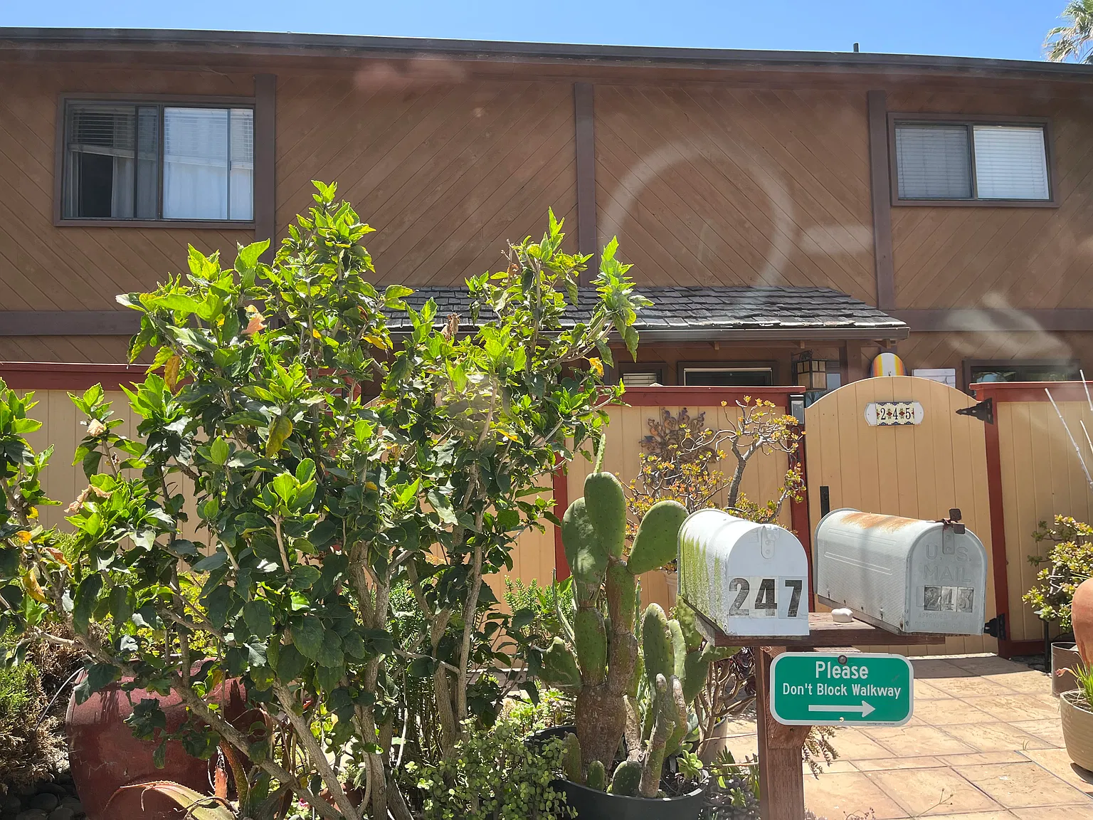 2 bed, 1.5 bath, 1100 sqft, $4,250 — Photo 2