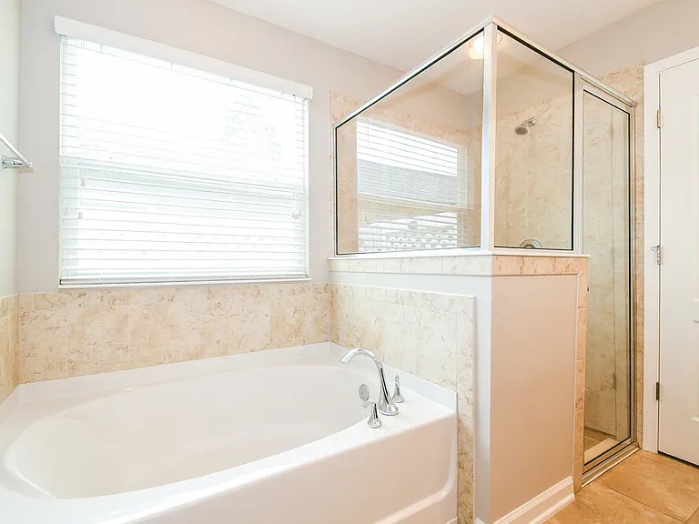 636 Drysdale Dr — Photo 12