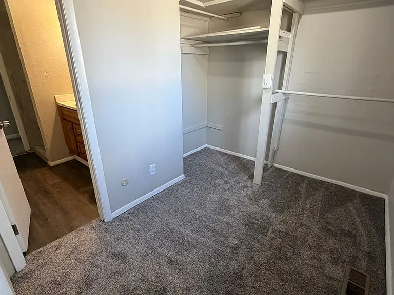1615 Lenmar Dr — Photo 9